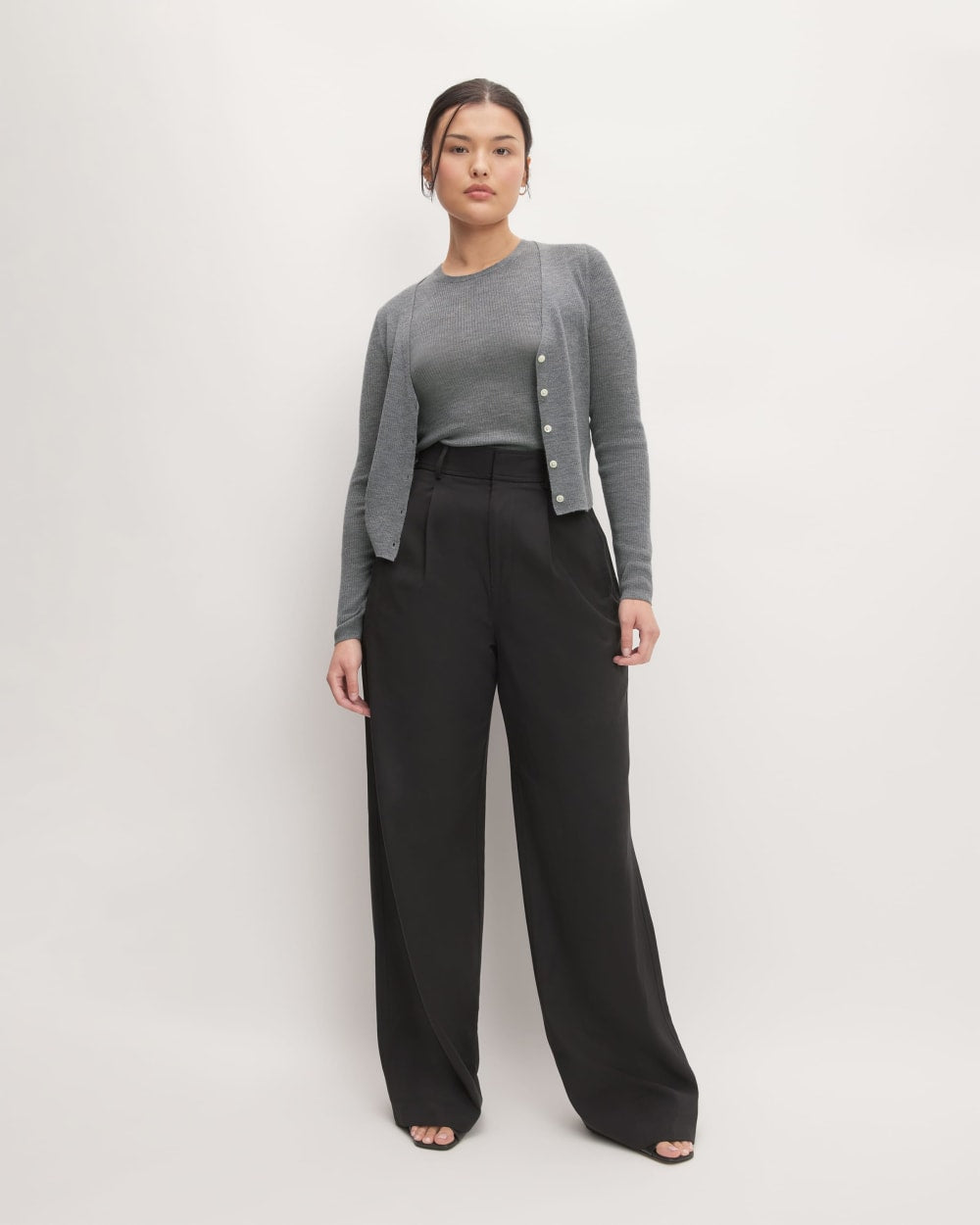 The Cardigan in Ultrasoft Merino in Heather Mid Grey — detail view