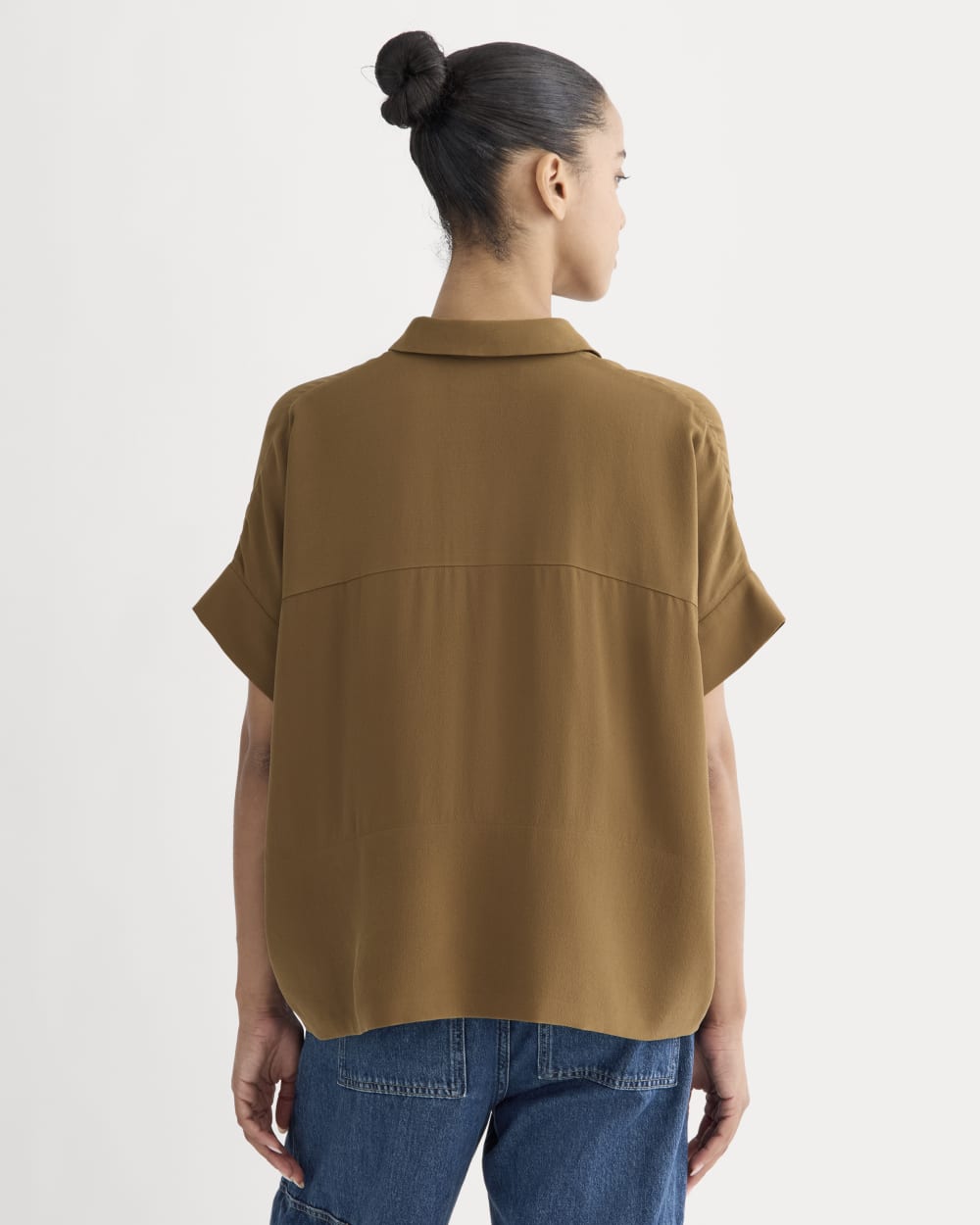 The Boxy Shirt in Washable Silk in Toffee — detail view