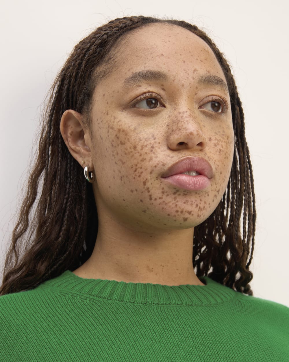 The Boxy Sweater in Everyday Cotton in Grass Green — detail view