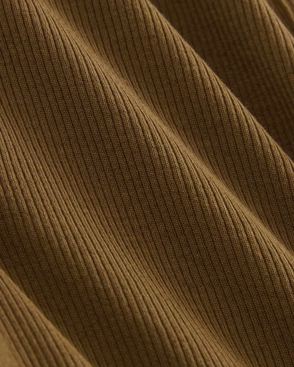 The Luxe Rib Henley in Toffee — detail view