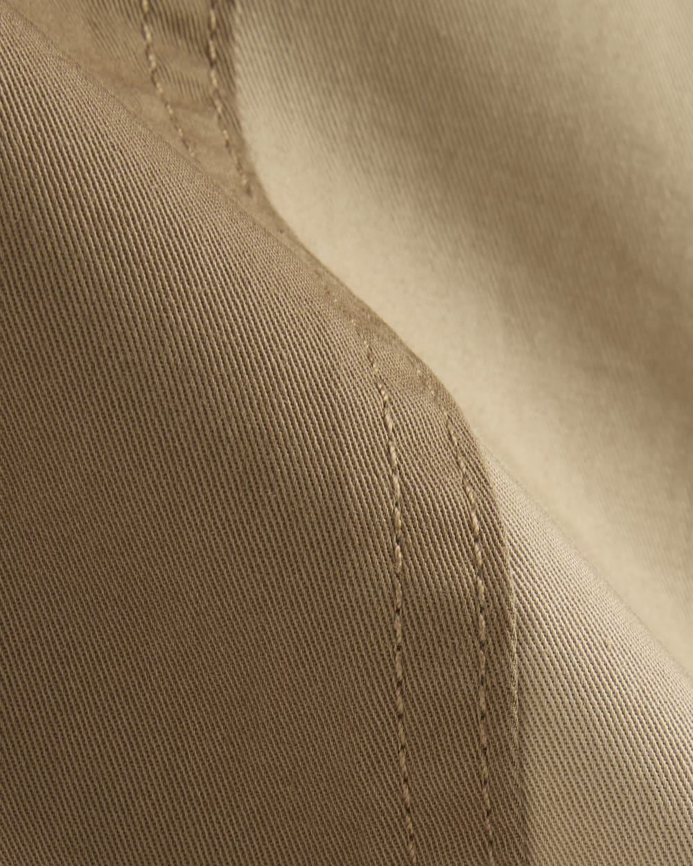The Utility Cargo Pant in Warm Trench / Soft Brown — detail view