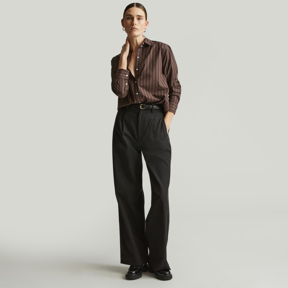 The Must-Have Shirt in Silky Cotton in Chocolate Brown / Black — detail view