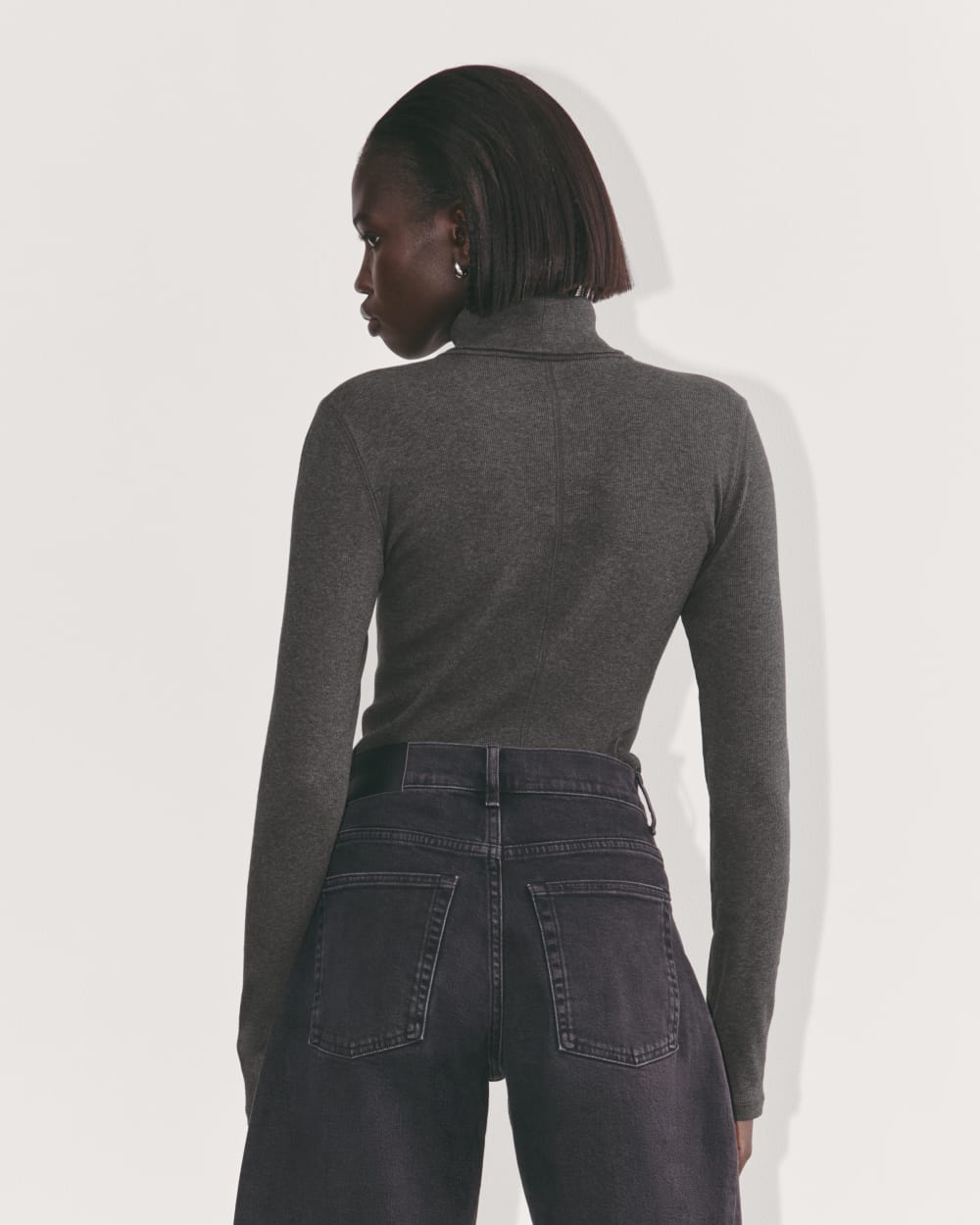 The Luxe Rib Turtleneck in Heathered Soot — detail view