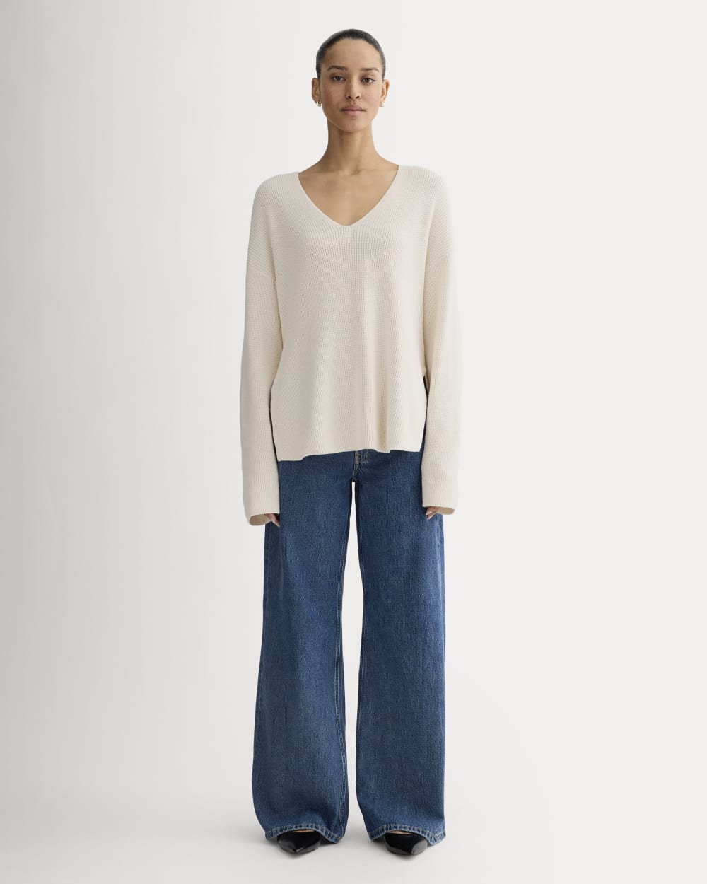 The Slouchy V-Neck in Everyday Cotton in Canvas — detail view