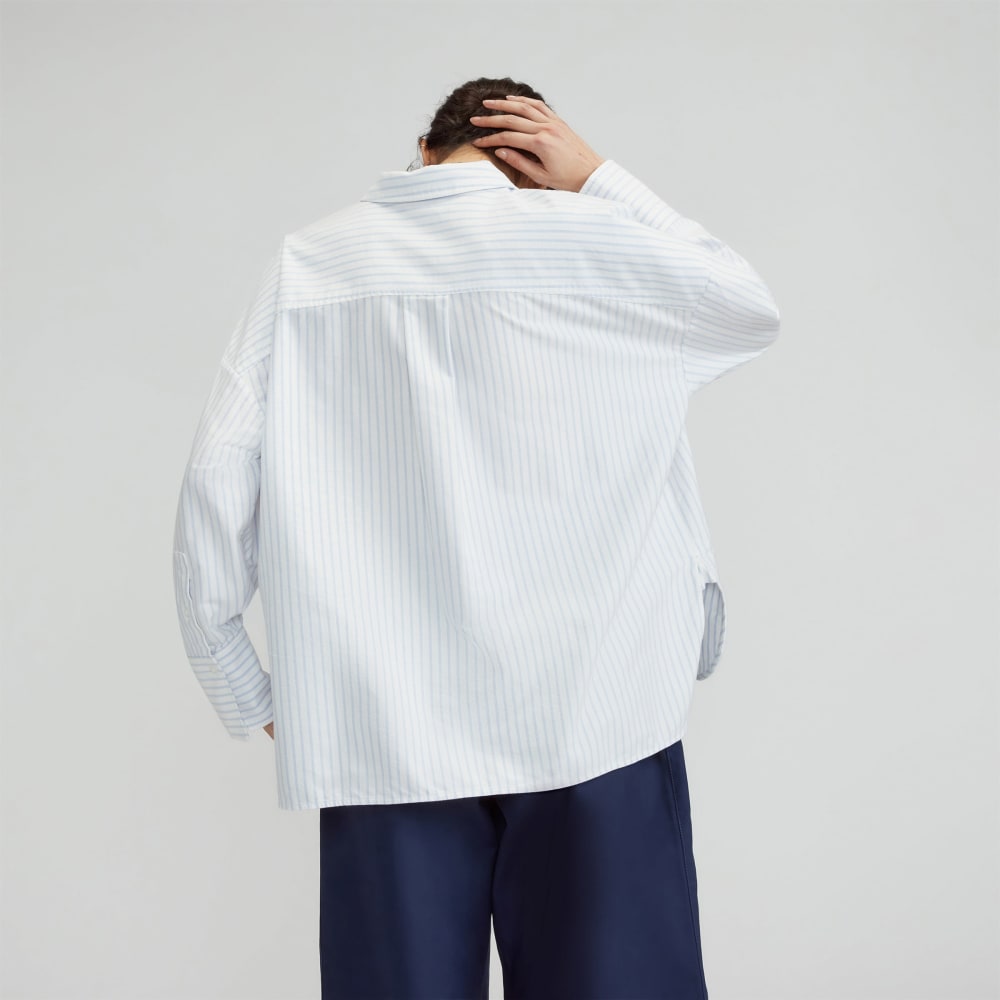 The Boxy Oxford in White / Periwinkle Mini Stripe — detail view