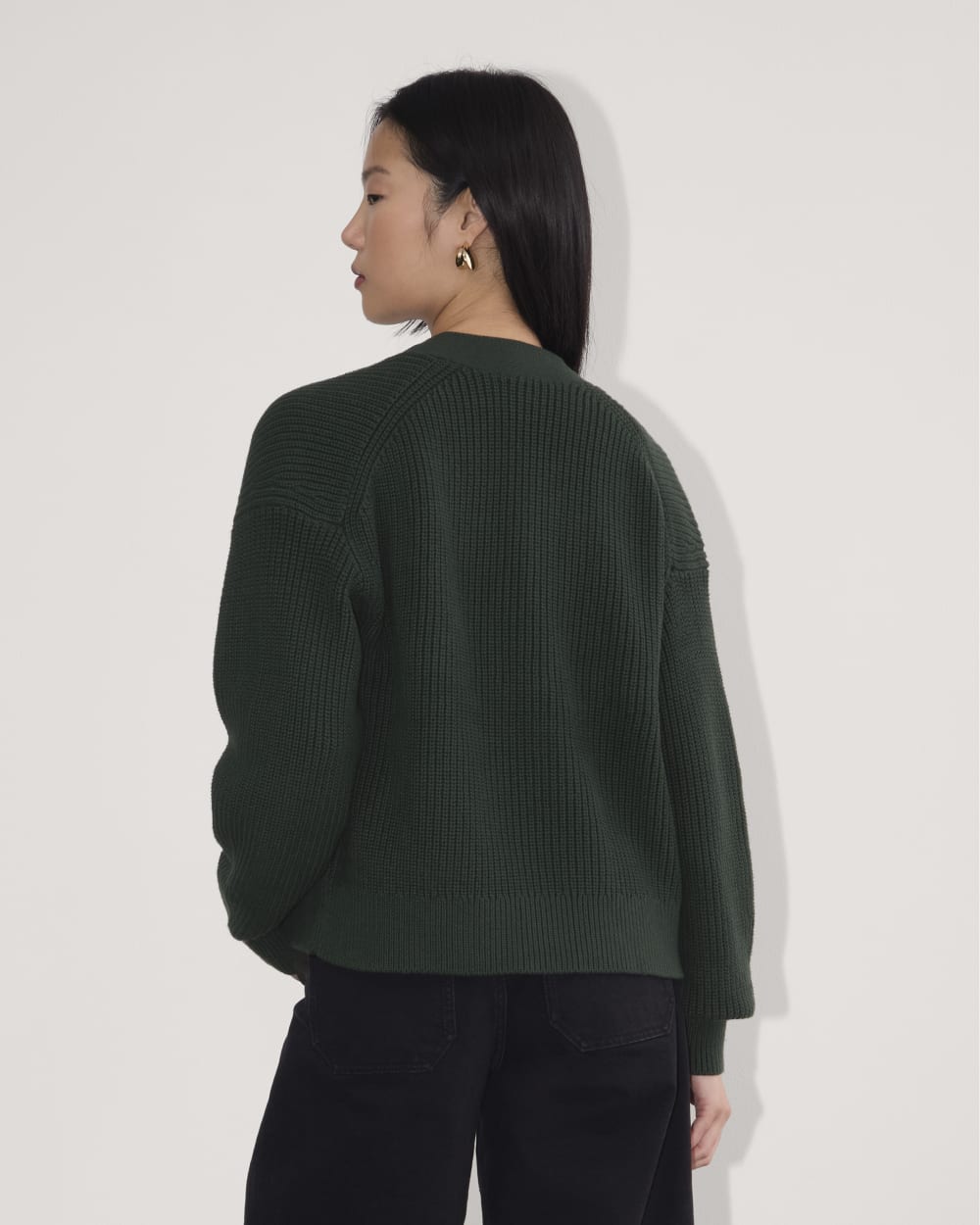 The Boxy Cardigan in Everyday Cotton in Scarab — detail view