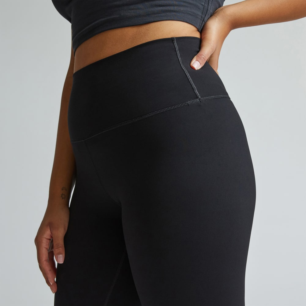 The Perform Legging® in Black — detail view