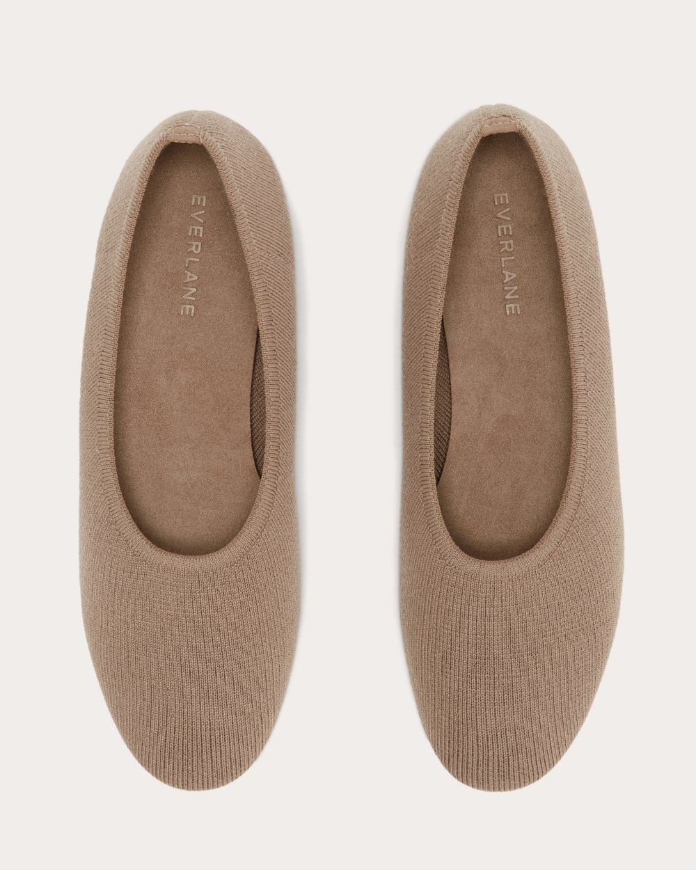 The Day Glove in ReKnit in Cinnamon Latte — detail view