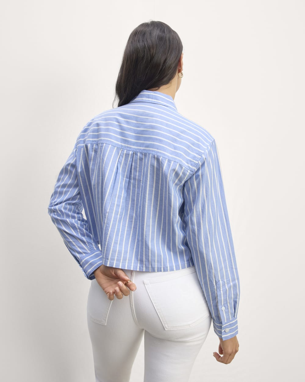 The Way-Short Shirt in Silky Cotton in Mariner Blue / White — detail view