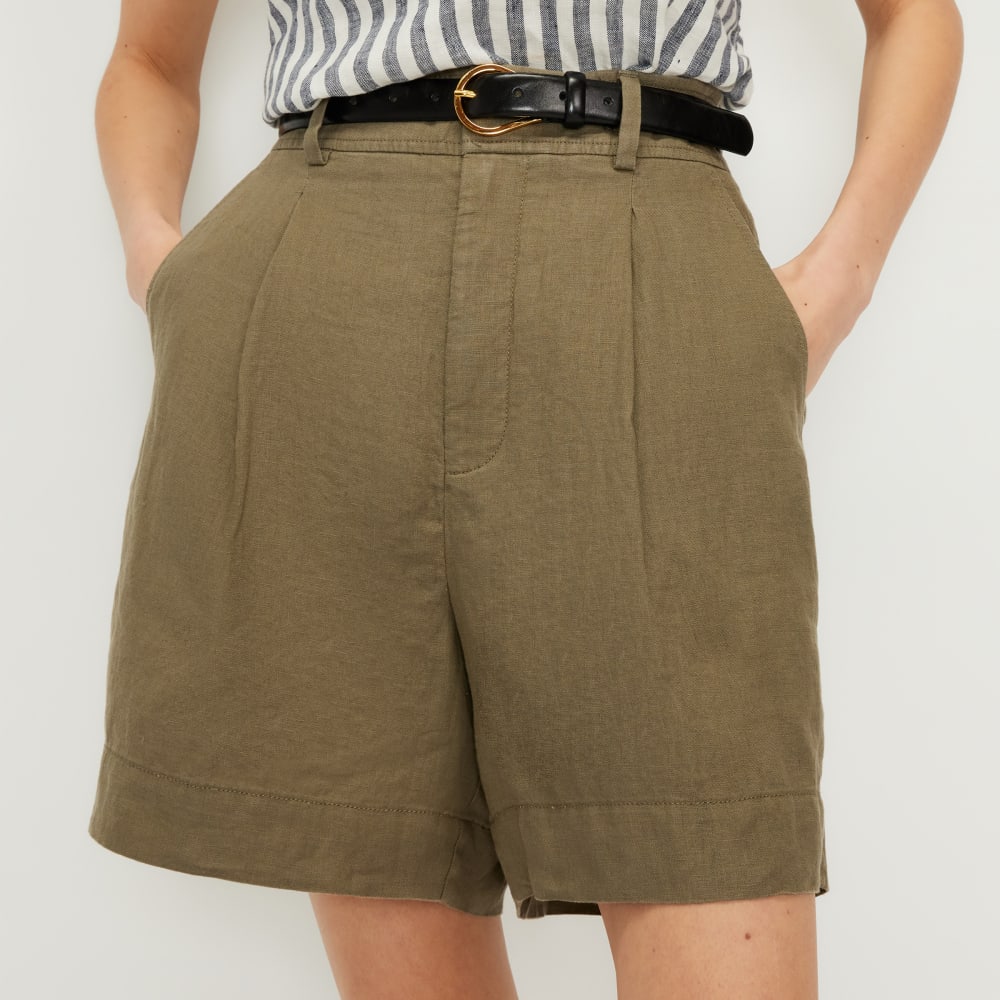 The Linen Way-High® Drape Short in Kalamata — detail view