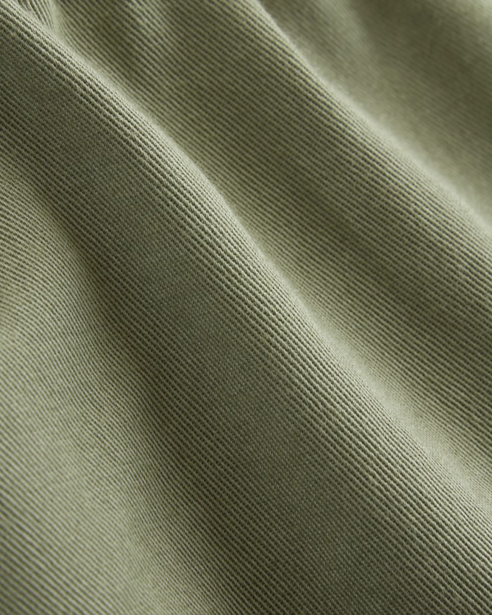 The Easy Cargo Short in Sagebrush — detail view