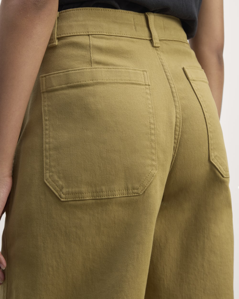 The Utility Curve Pant in Fennel Seed — detail view
