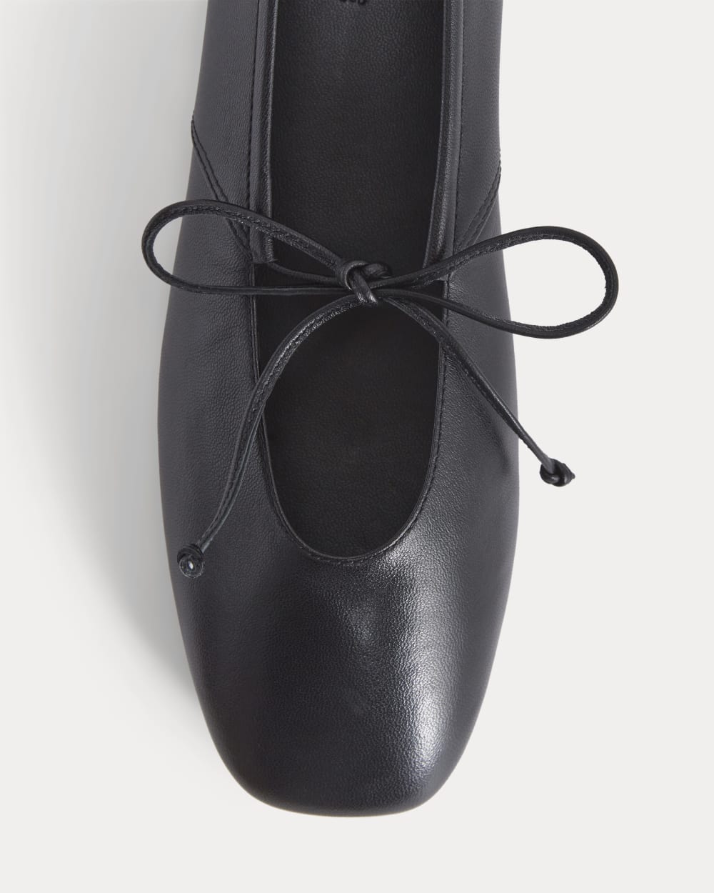Leather Keyhole Flat in Black — detail view