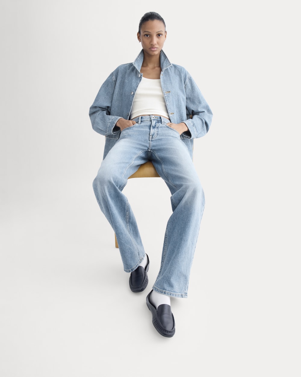 The Column Jean in Vintage Light Indigo — detail view