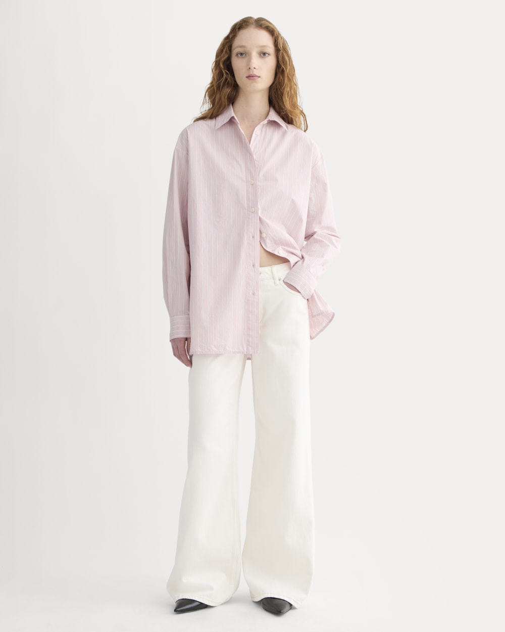 The Boyfriend Shirt in Ultrasoft Cotton in Pink / White — detail view