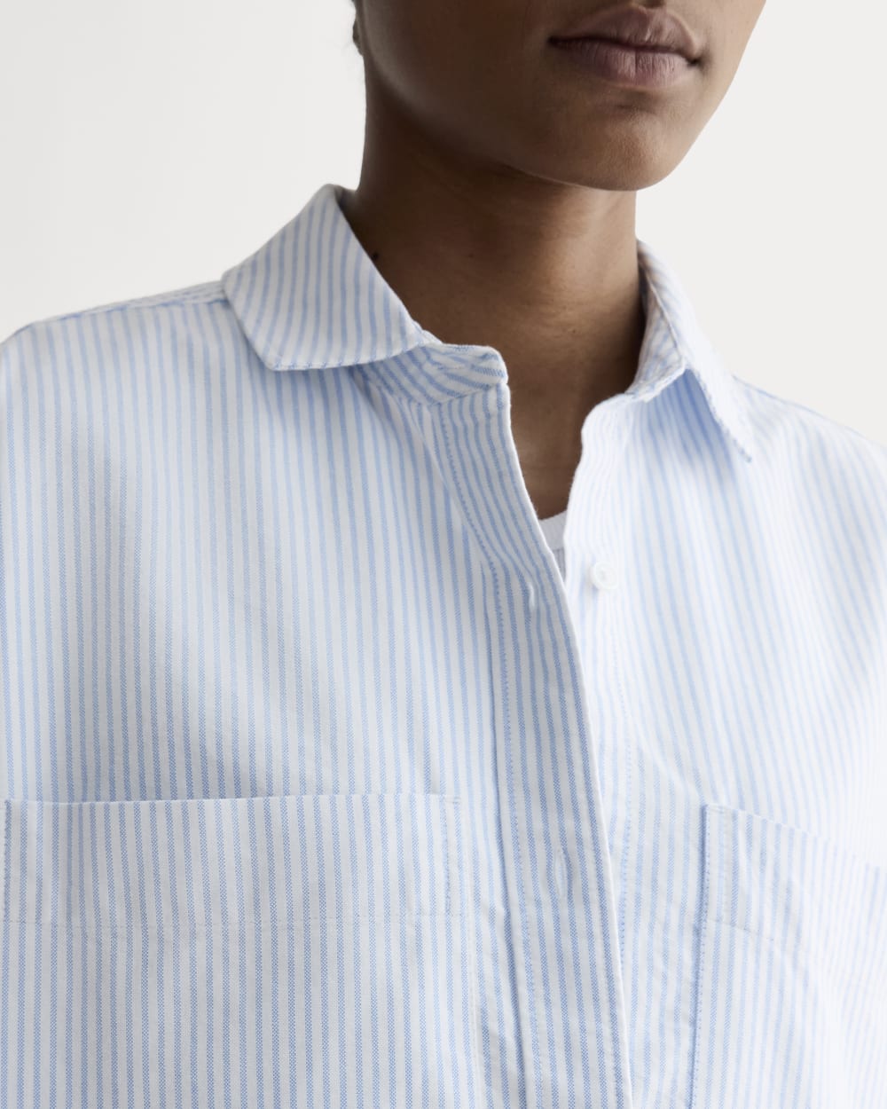 The Boxy Oxford in White / Blue — detail view