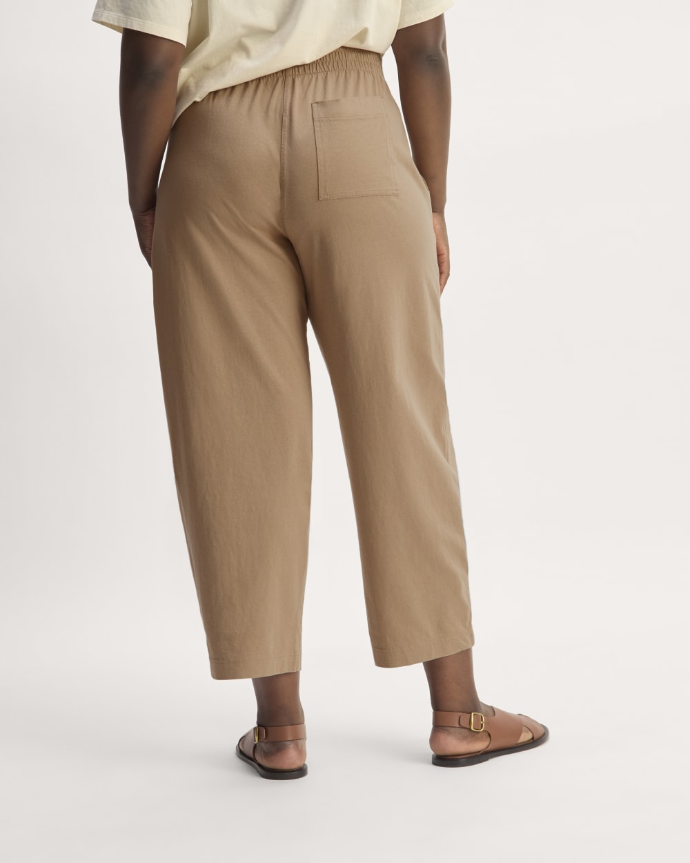 The Off-Duty Barrel Pant in Chanterelle — detail view