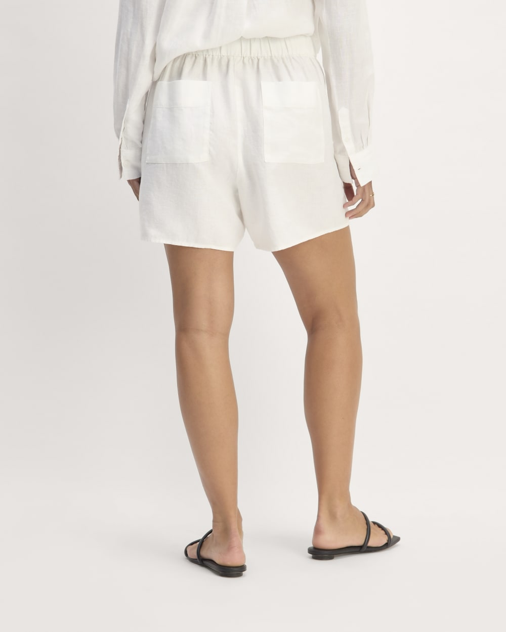 The Linen Easy Short in White — detail view