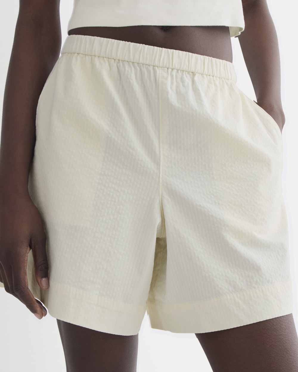 The Seersucker Pull-On Short in Bone — detail view