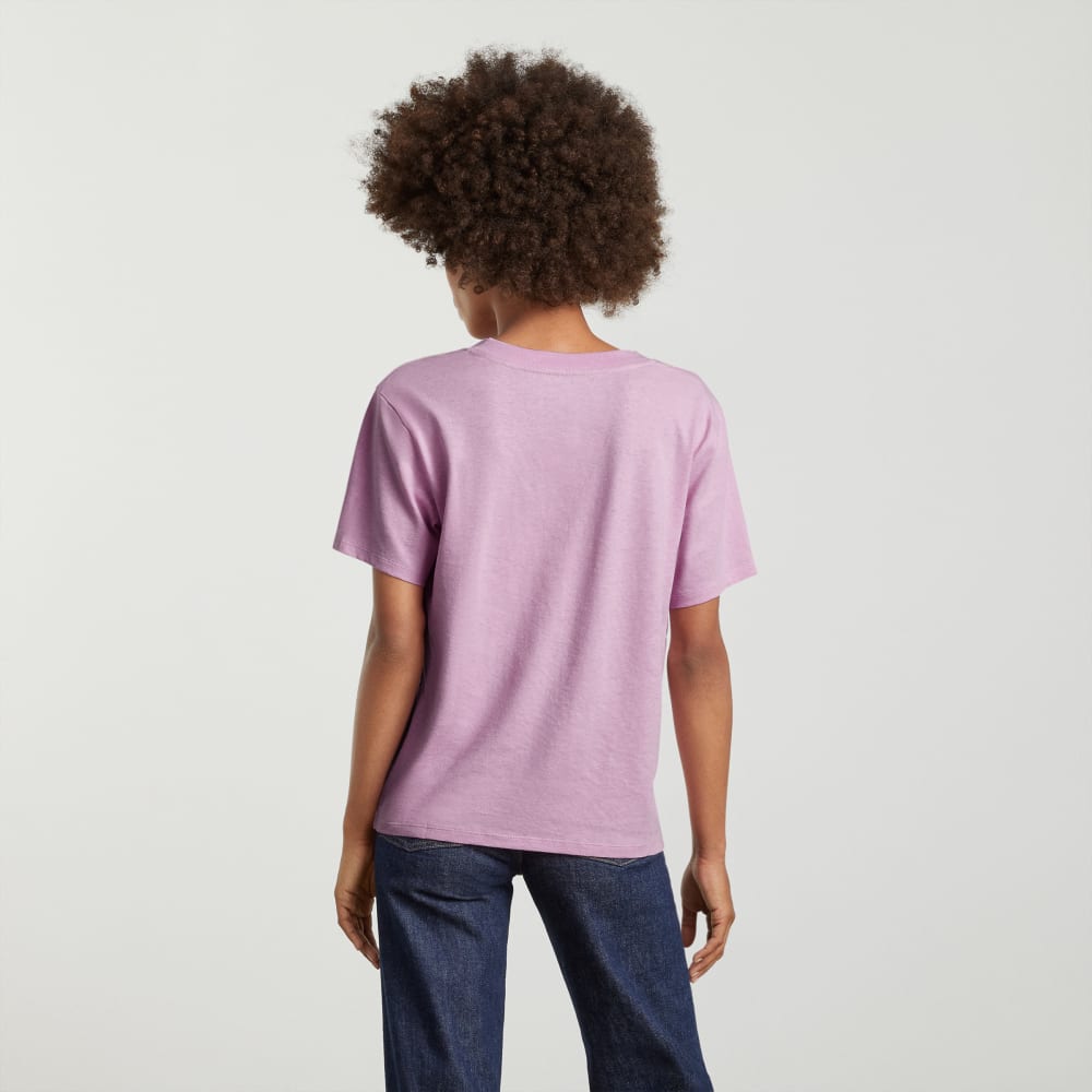 The Vintage V-Neck Hemp Tee in Lilac — detail view