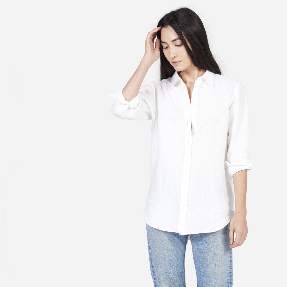 The Must-Have Shirt in Linen in White — detail view