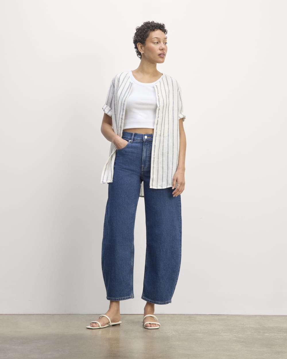 The Bib Shirt in Linen in Bone/Navy — detail view
