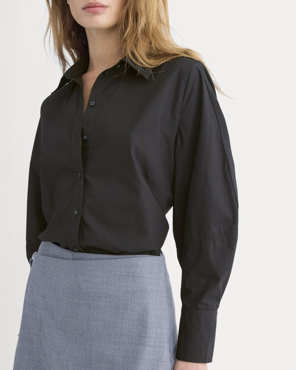 Lantern-Sleeve Shirt in Lightweight Cotton in Black — detail view
