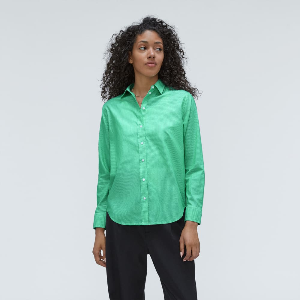 The Must-Have Shirt in Silky Cotton in Bright Jade / White — front view