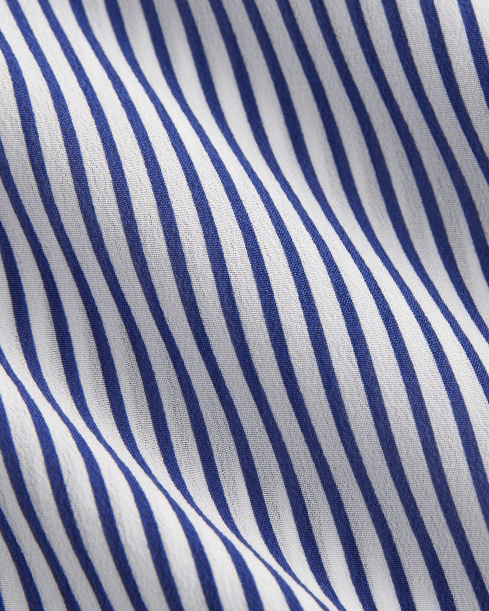 The Boxy Shirt in Washable Silk in Blue / White — detail view
