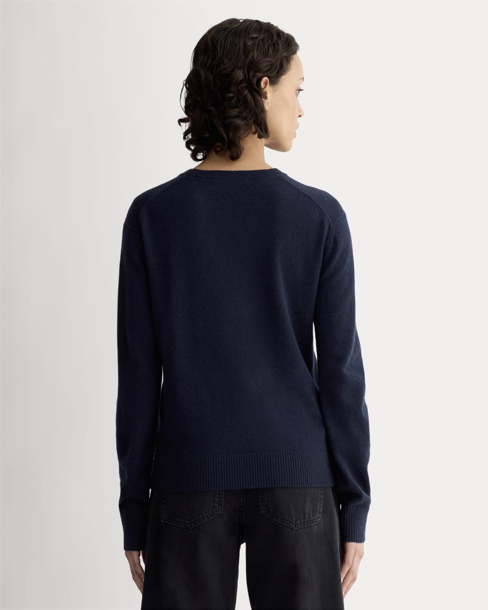 The Classic Crew in Cashmere in Navy — detail view