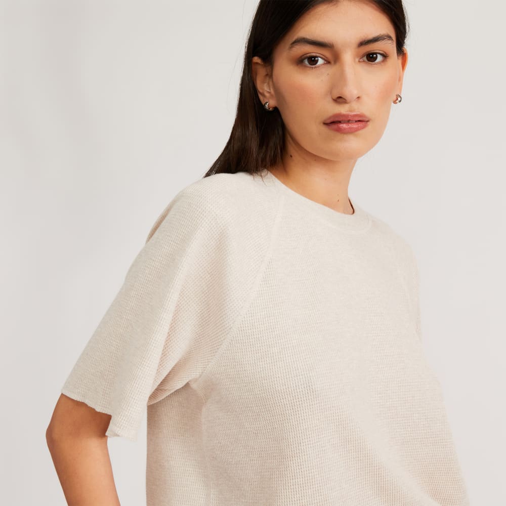 The Organic Cotton Waffle Raglan Tee in Heathered Tan — detail view