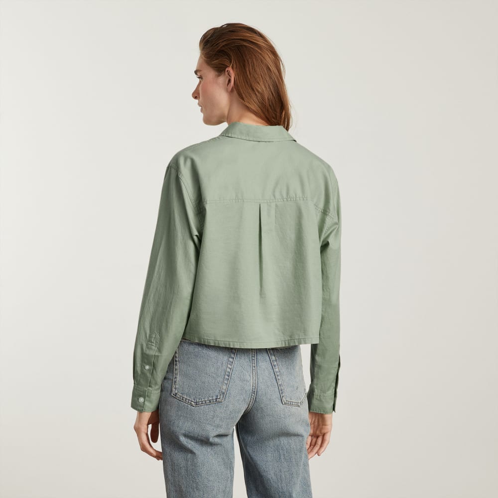 The Way-Short Shirt in Silky Cotton in Laurel — detail view