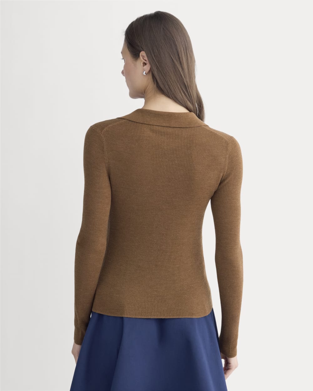 The Polo in Ultrasoft Merino in Heathered Toffee — detail view