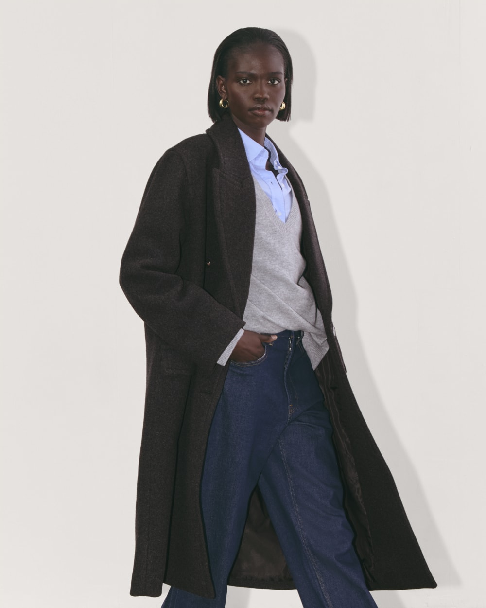 The Double-Breasted Coat in Wool in Heather Charcoal — detail view