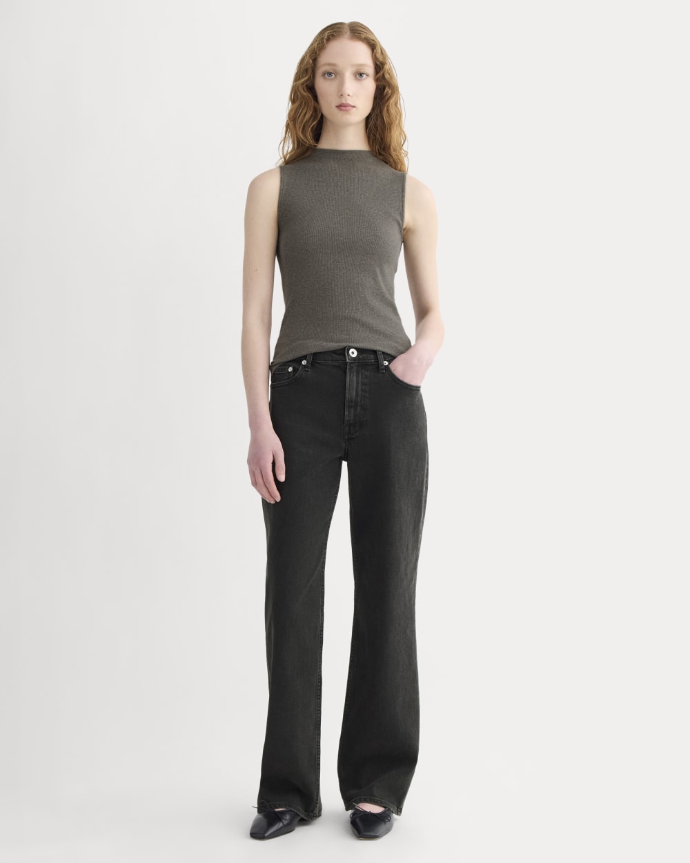 The Luxe Rib Funnel-Neck Tank in Heathered Fatigue — detail view