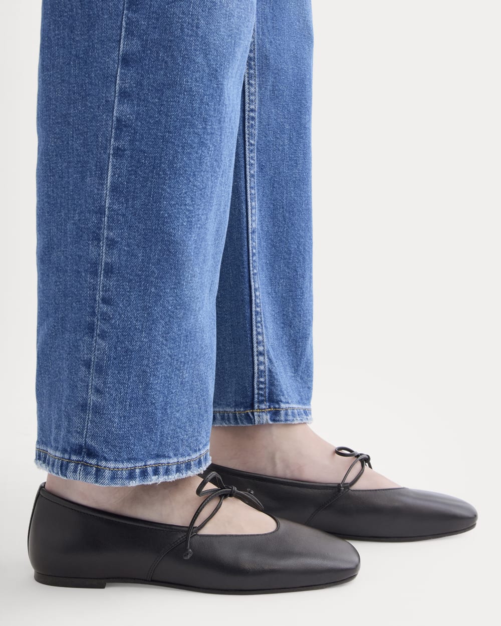 Leather Keyhole Flat in Black — detail view