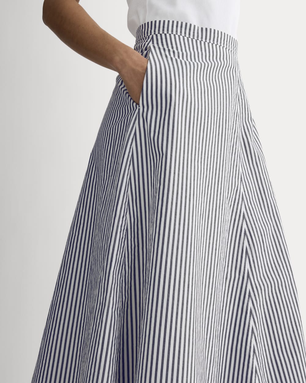 The Midi Skirt in Ultrasoft Cotton in Optic White / Black — detail view