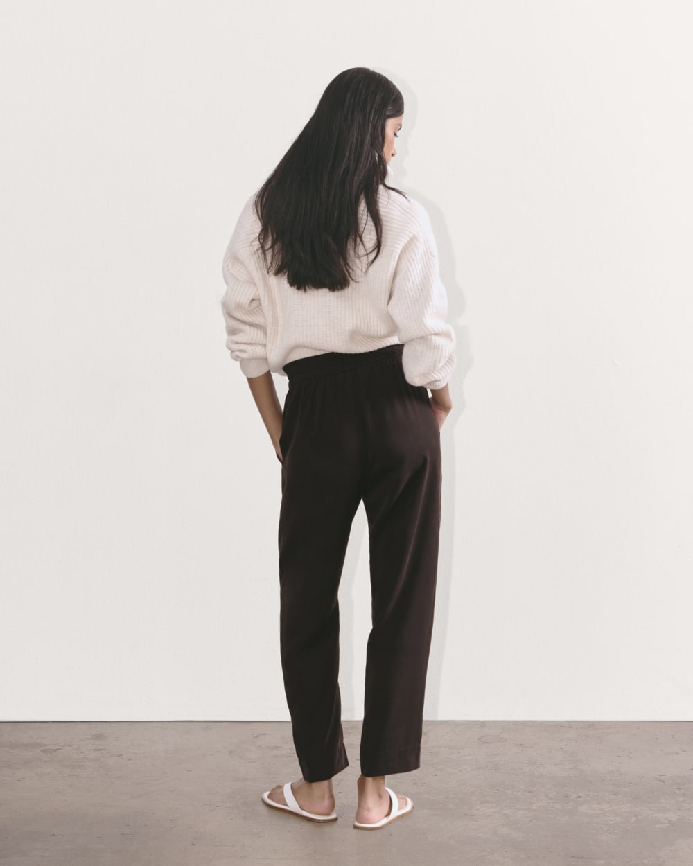 The Tapered Pant in Butterlite in Black — detail view