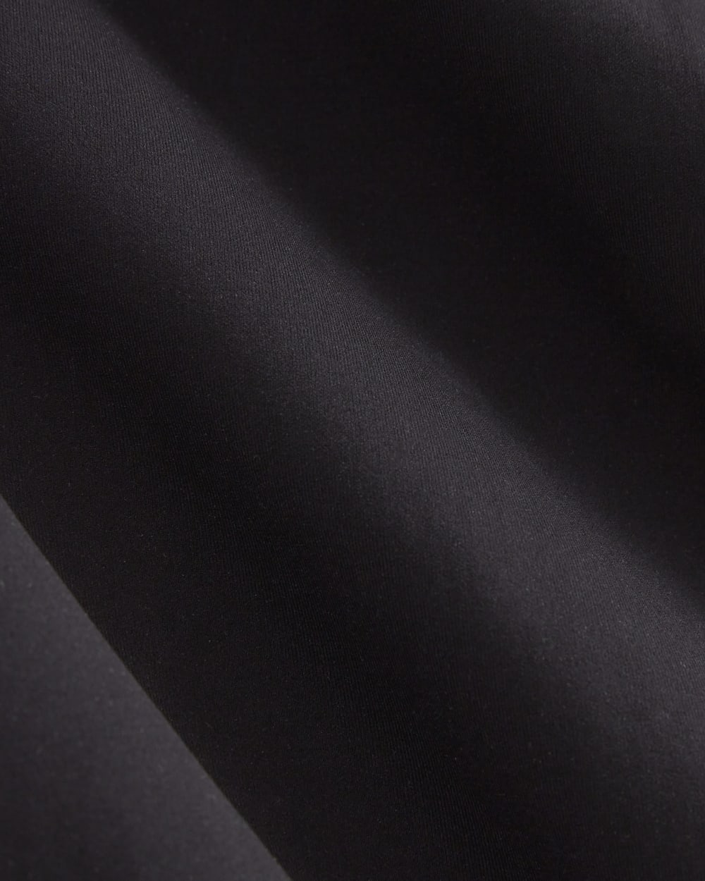 The Perform 24/7 Legging in Black — detail view