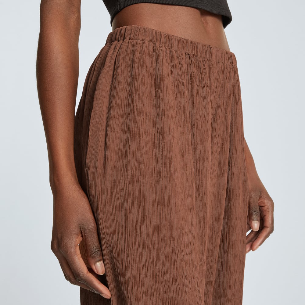 The Naia™ Ripple Pant in Walnut — detail view