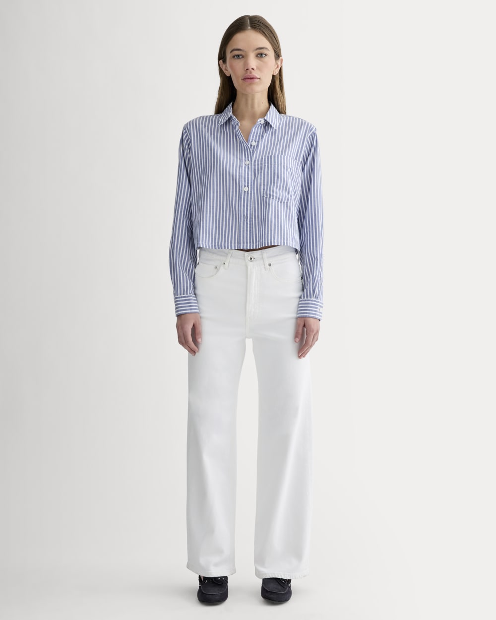 The Way-Short Shirt in Silky Cotton in Bone / Mazarine Blue — detail view
