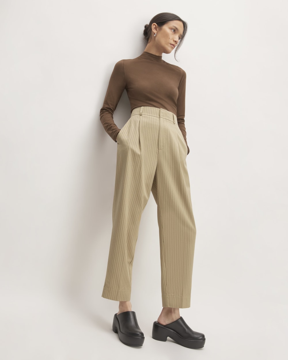 The Draper Tapered Pant in Buttersmooth in Cornstalk / Black — front view