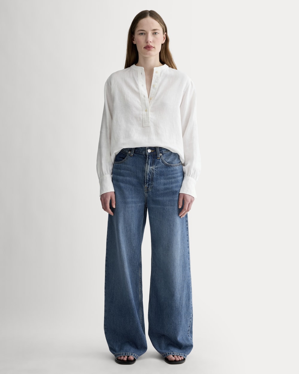 The Henley Shirt in Linen in White — detail view