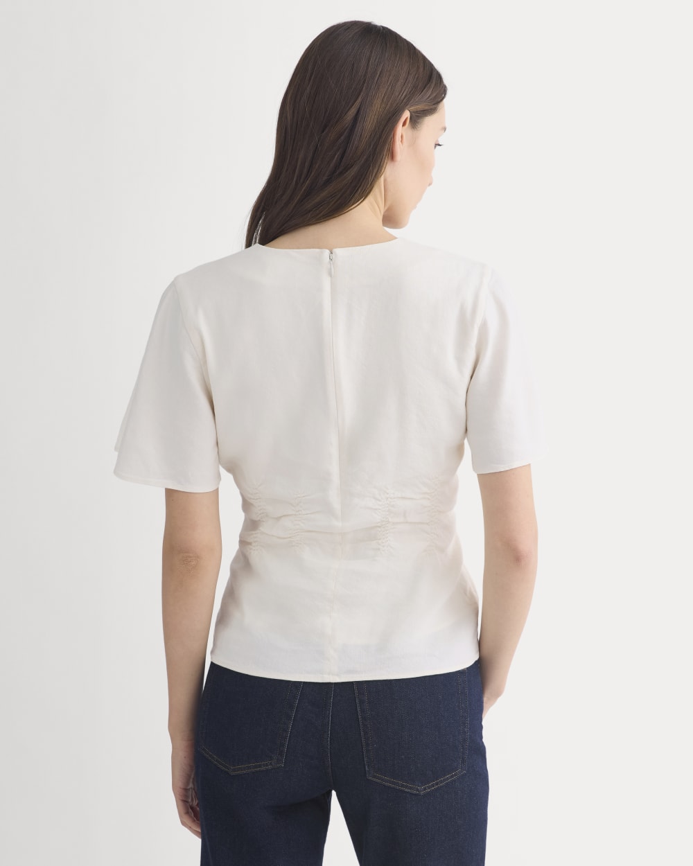 Cinched Top in Stretch Linen in Bone — detail view