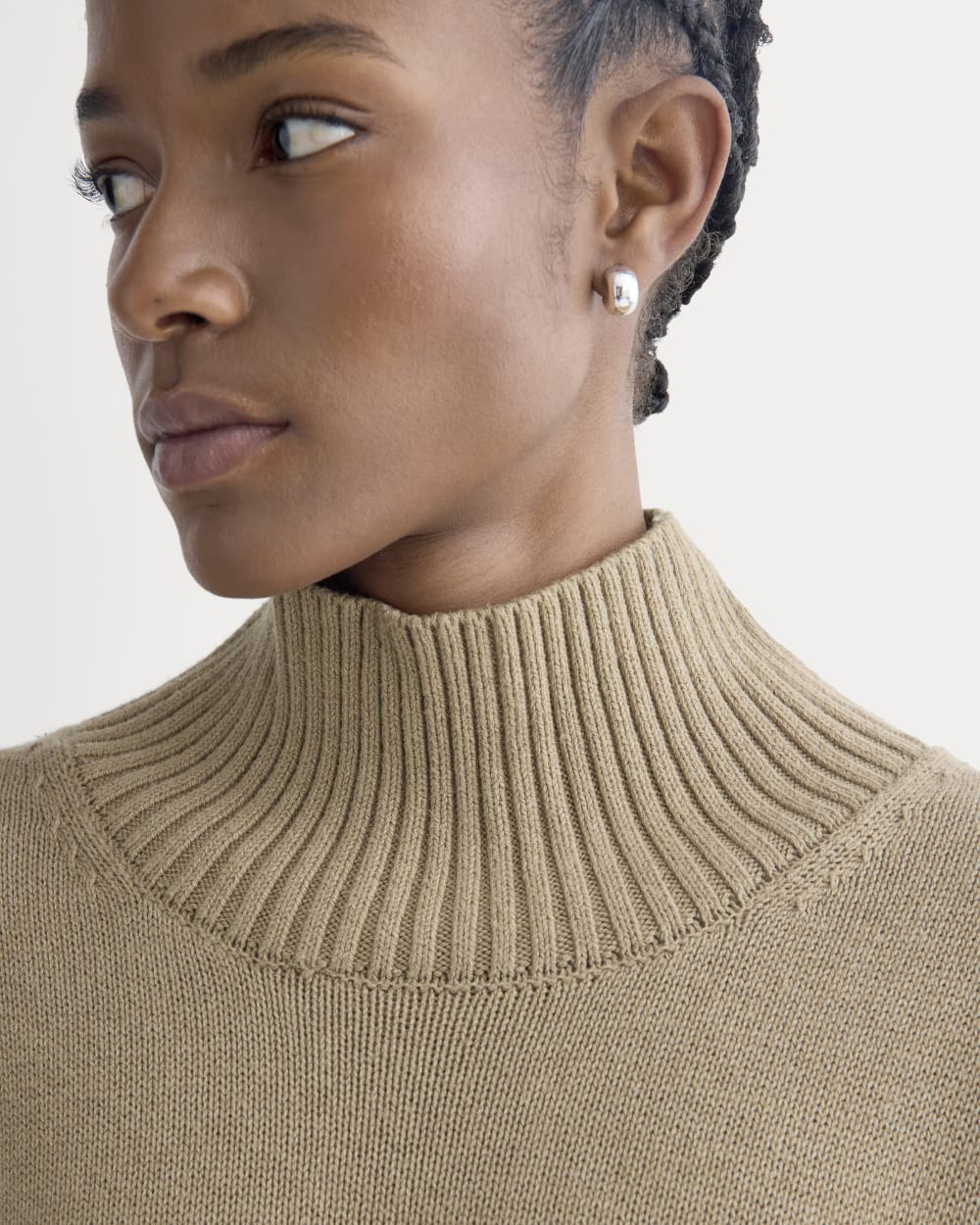 The Boxy Turtleneck in Everyday Cotton in Dark Heathered Camel — detail view