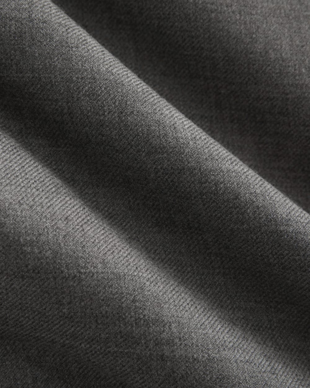 Straight-Leg Trouser in Tailor Twill in Heather Graphite — detail view
