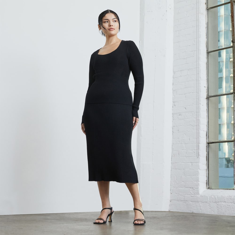 The Ribbed Knit Skirt in Black — detail view