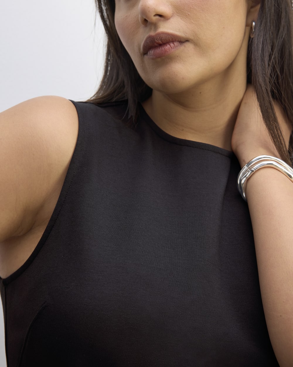 The Dream Tank in Black — detail view