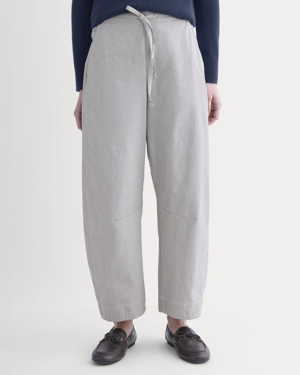The Easy Barrel Pant in Canvas Tan / Navy — detail view