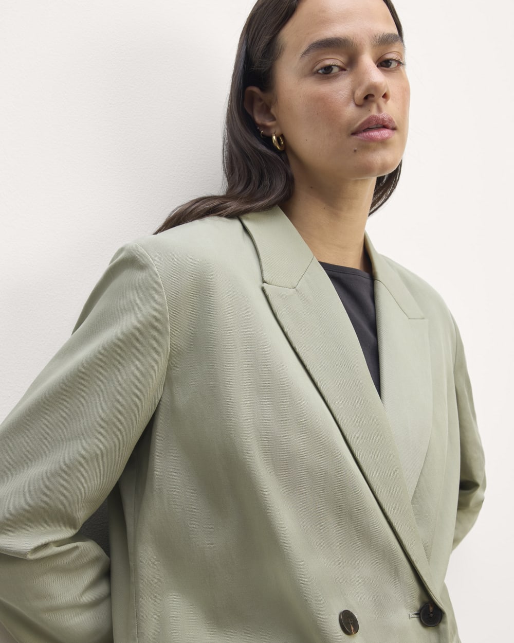 The Double-Breasted Blazer in Buttersmooth in Seagrass — detail view